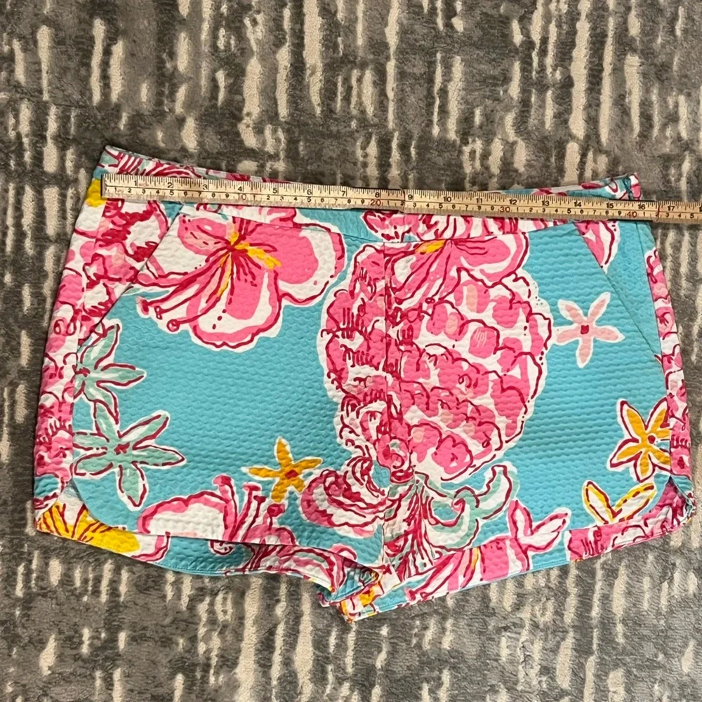 Lilly Pulitzer Adie Shorts in Breakwater Blue Floral, size 6, EUC